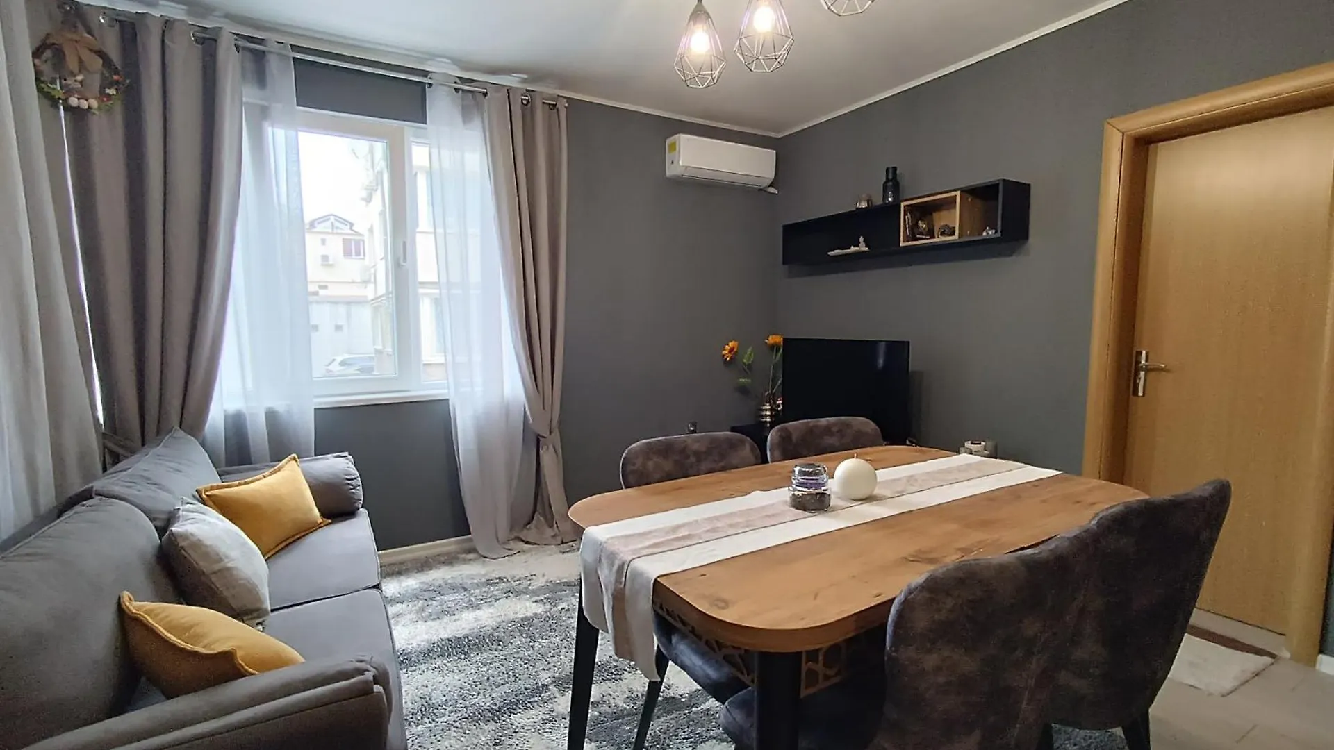 Вселена Apartment Varna